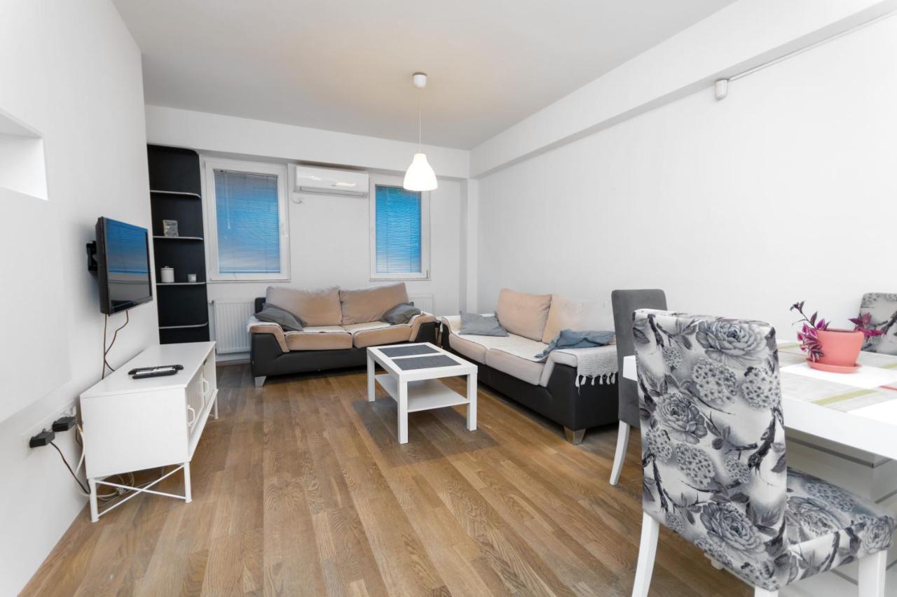 One Bedroom Apartment With Private Parking Skopje Extérieur photo