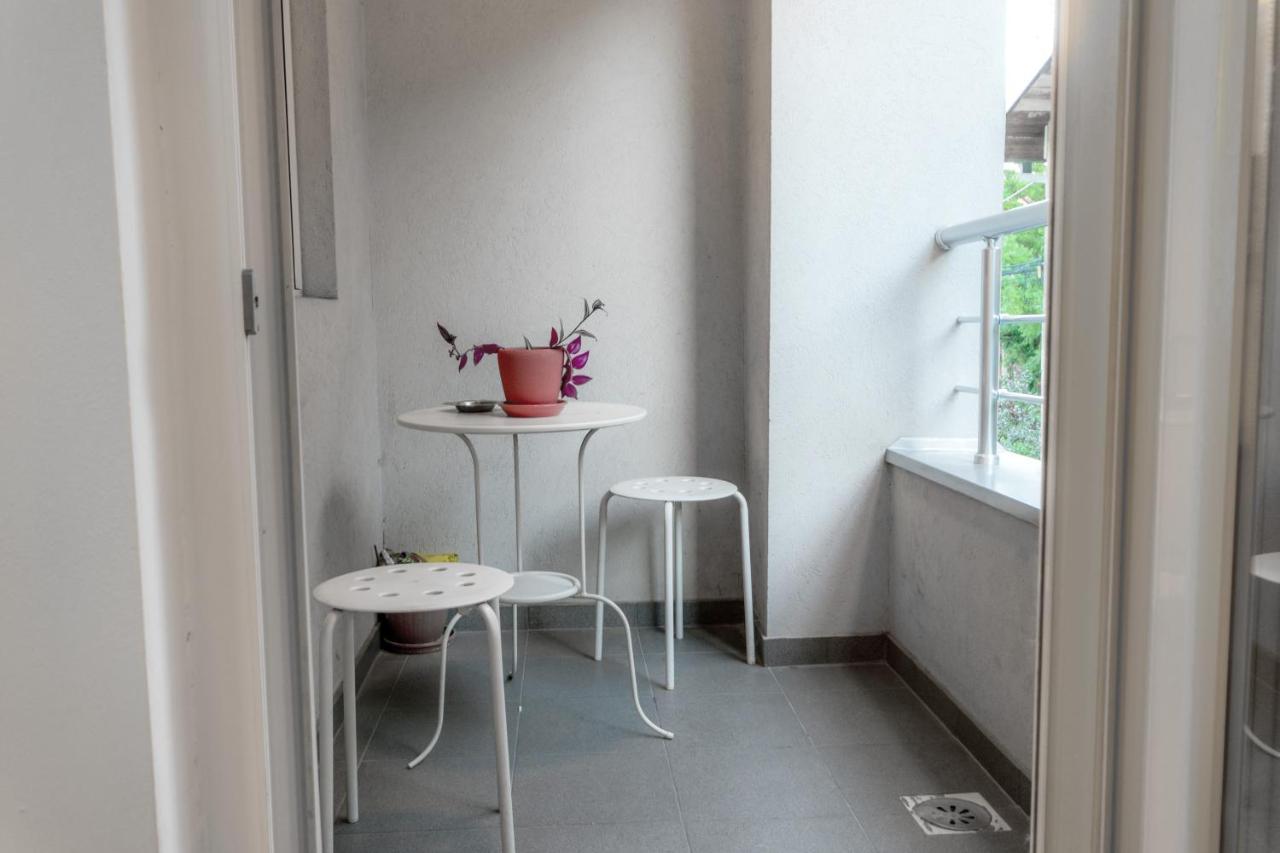 One Bedroom Apartment With Private Parking Skopje Extérieur photo